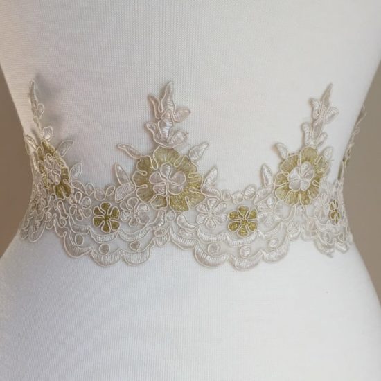 Lace Trim Scalloped Sprouts Embroidered Sheer Organza, 2-3 Wide, Choose  Color, Multi-Use Garments Gowns Veils Bridal Communion Christening - Amore